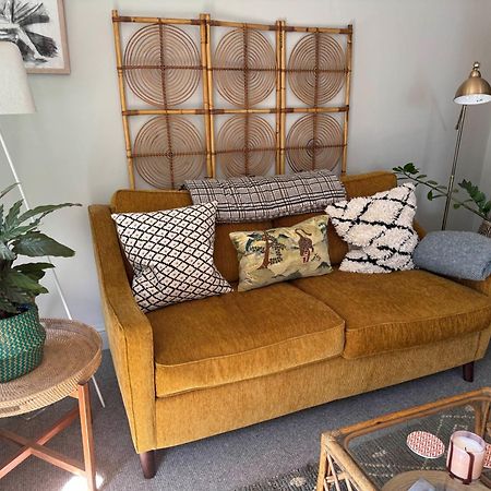 Artists Hideaway Apartment Battle Luaran gambar