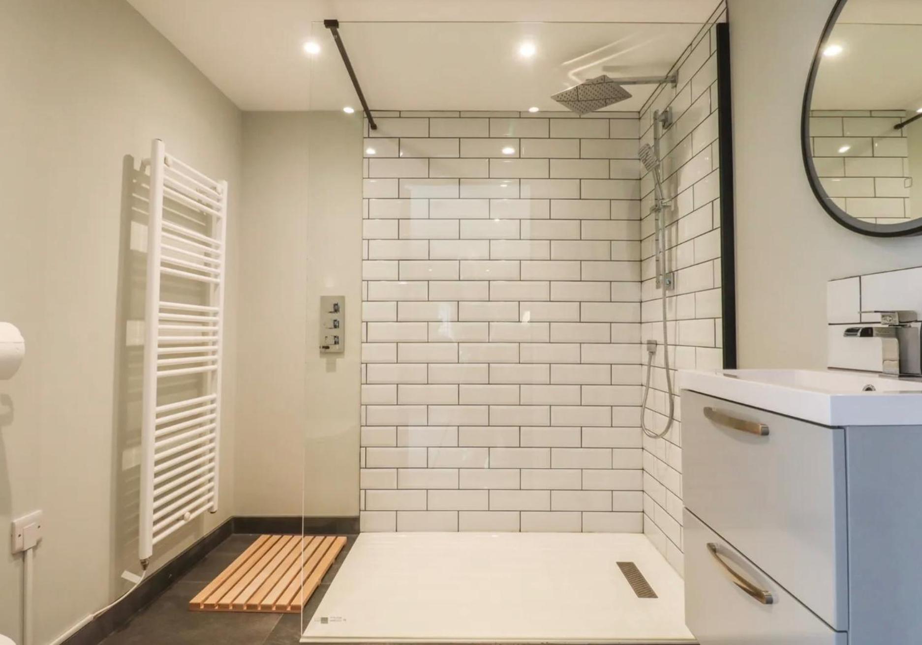 Artists Hideaway Apartment Battle Luaran gambar